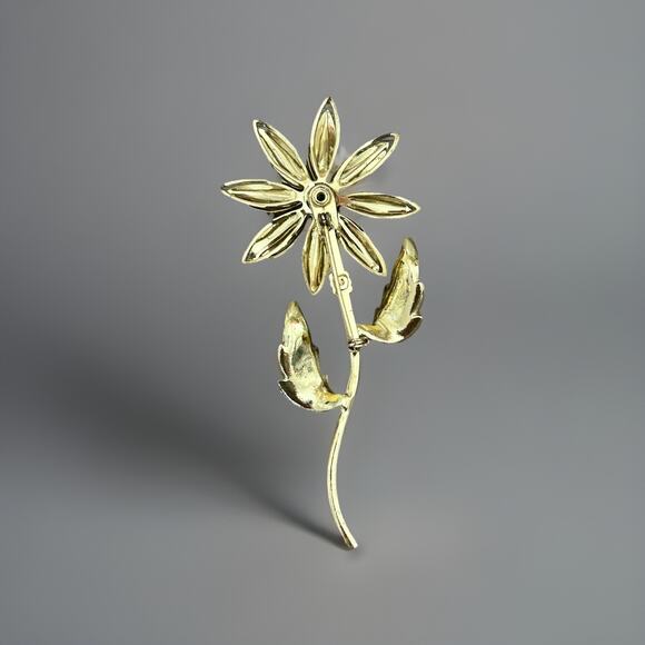 Lovely Vtg Gold Tone Flower Brooch - Picture 2 of 2